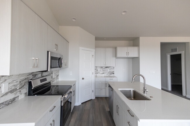 Building Photo - 10617 W Garganey Dr