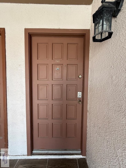 Building Photo - 305 Calle Amistosa