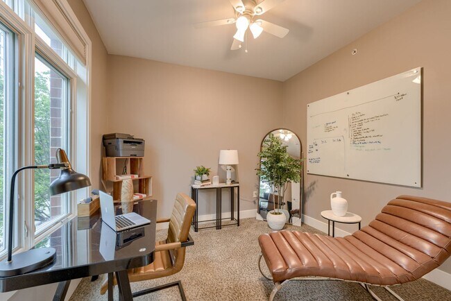 Building Photo - Prime Downtown 2-Bedroom Condo Steps from the Old Market!!