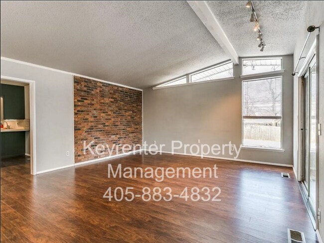 Building Photo - 507 NE 61st St