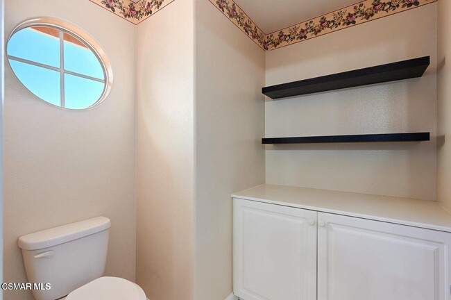 Building Photo - 4827 La Vella Dr