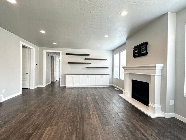 Building Photo - Amazing Home Available in the Heart of Highland UT!