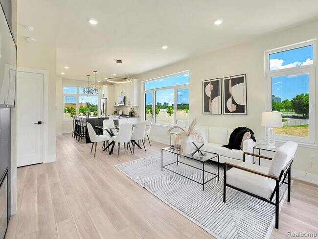 Building Photo - 741 Smart Town Dr