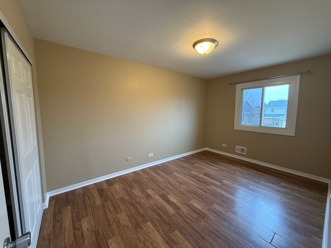 Building Photo - 2152 Mallard Ln