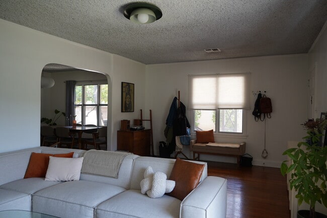 Building Photo - 3729 Boyce Ave