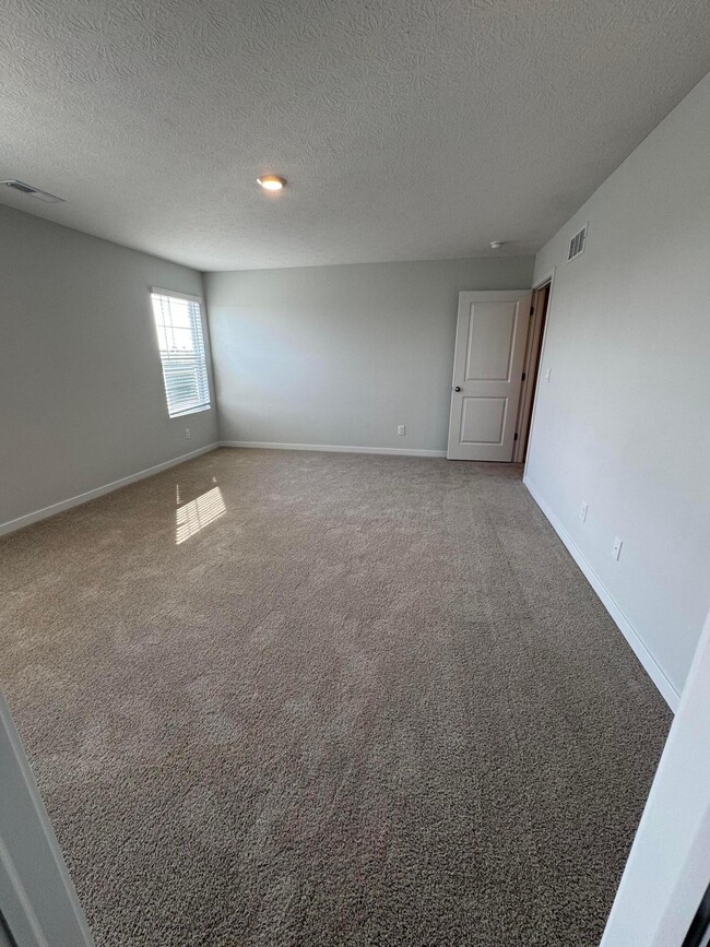 Building Photo - 6318 Marinelli Dr S