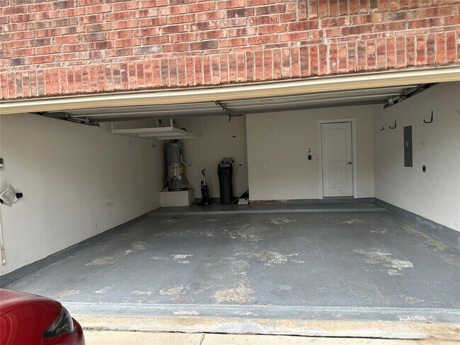 Building Photo - 4237 Privacy Hedge St