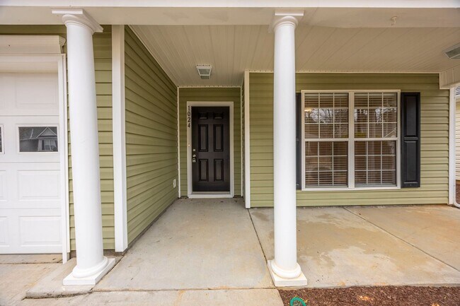 Building Photo - 3 BEDROOM GARDEN HOME IN ST ANDREWS AREA GATED COMMUNITY