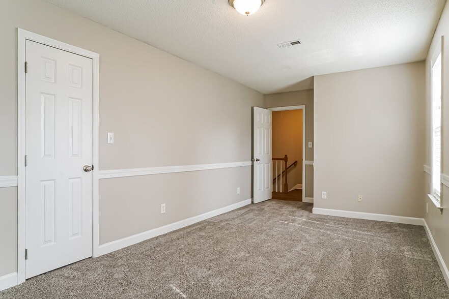 Building Photo - 102 Westwood Pl