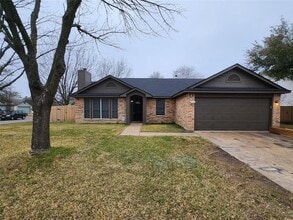 Building Photo - 201 Quail Cir