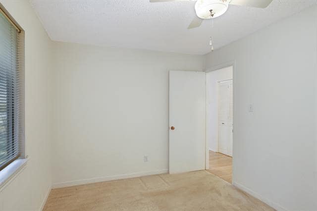 Building Photo - 11090 Lakeside Dr