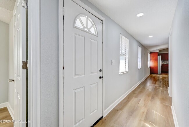 Building Photo - 11321 Deep Ln