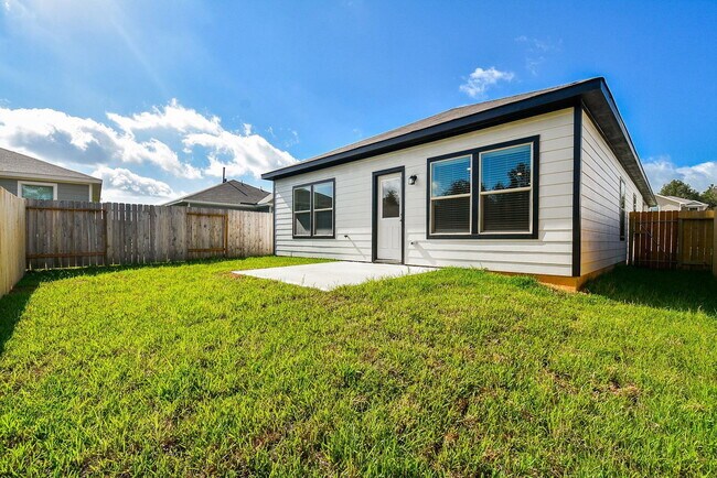 Building Photo - 16493 Moss Ln