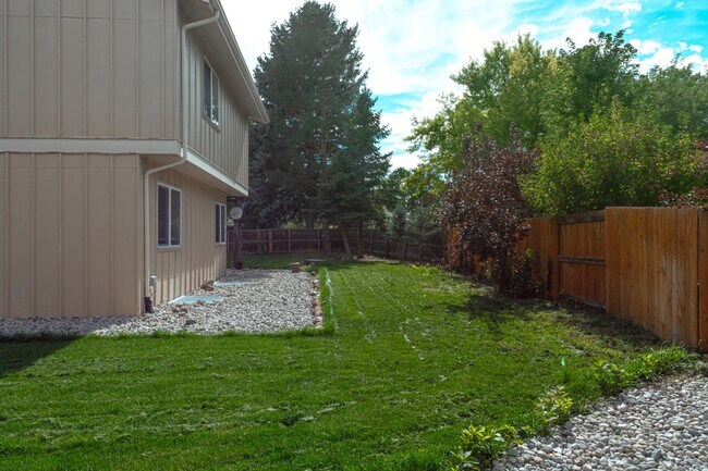 Building Photo - 7355 S Garfield Ct