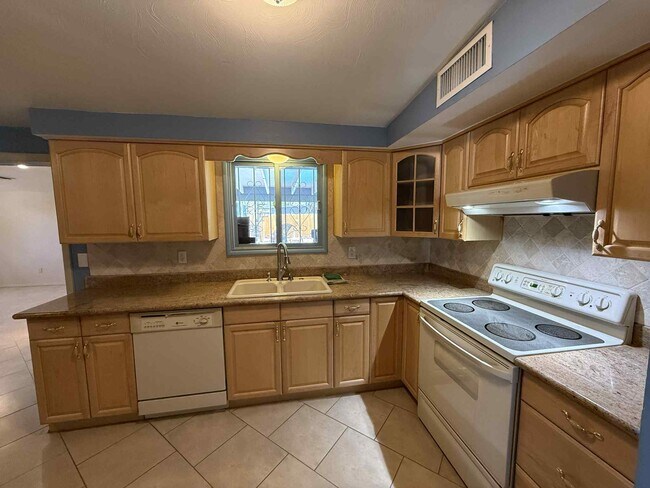 Building Photo - 8574 E Ruby Dr