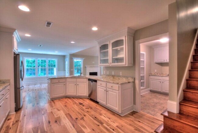 Building Photo - 3005 Daufaskie Rd