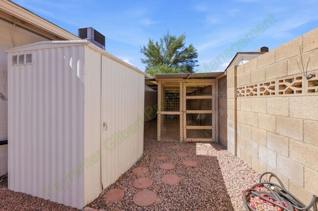 Building Photo - Updated South Scottsdale Gem Near Old Town – No HOA!