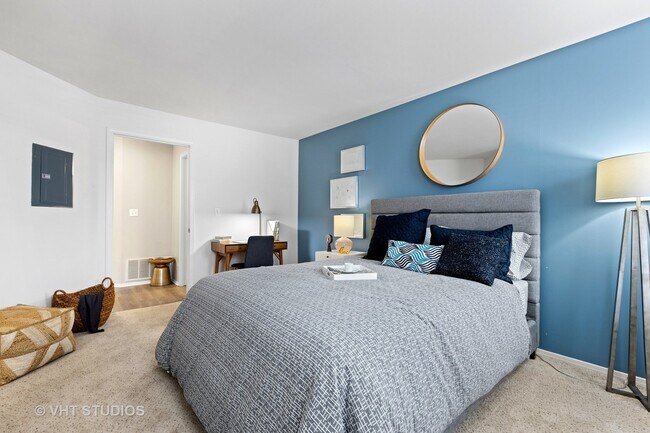 Building Photo - 1700 Lincoln Meadows Cir