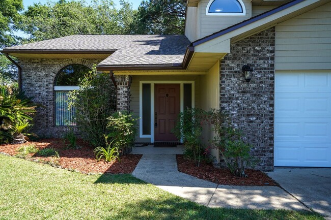 Primary Photo - 4 BR / 2.5 BA – RARE FIND IN ROCKY BAYOU