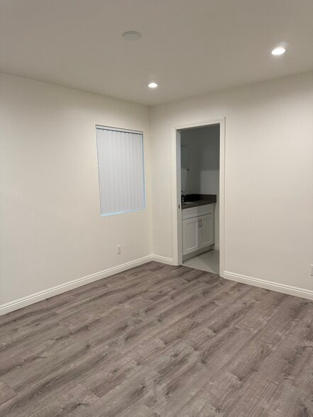 2nd Bedroom - 154 S Grand Oaks Ave