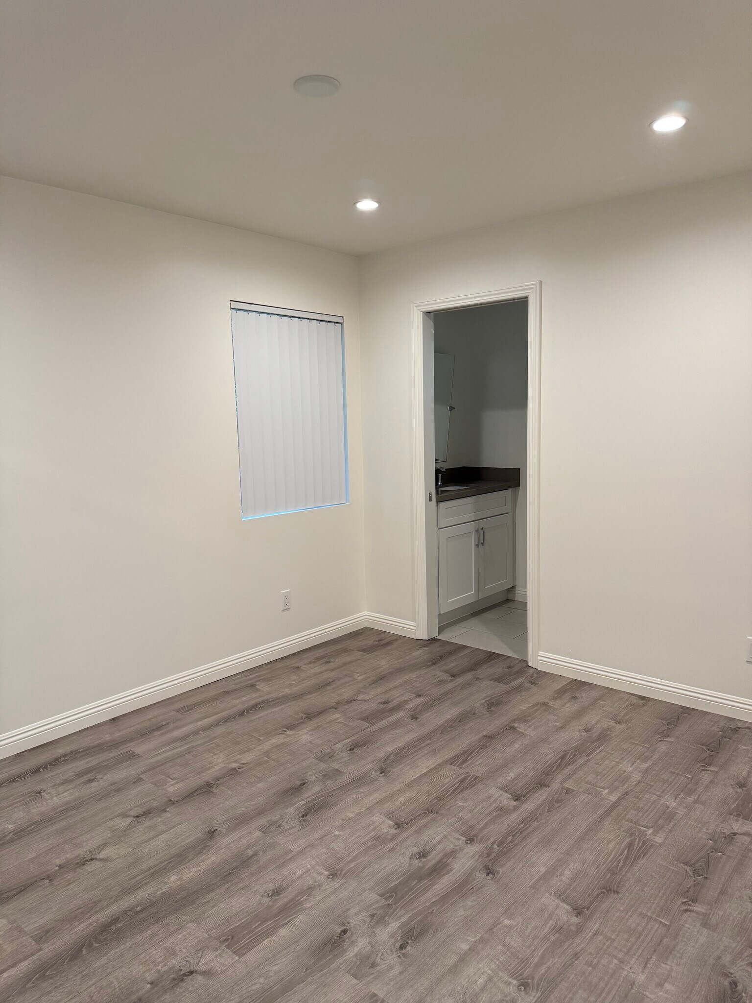 2nd Bedroom - 154 S Grand Oaks Ave