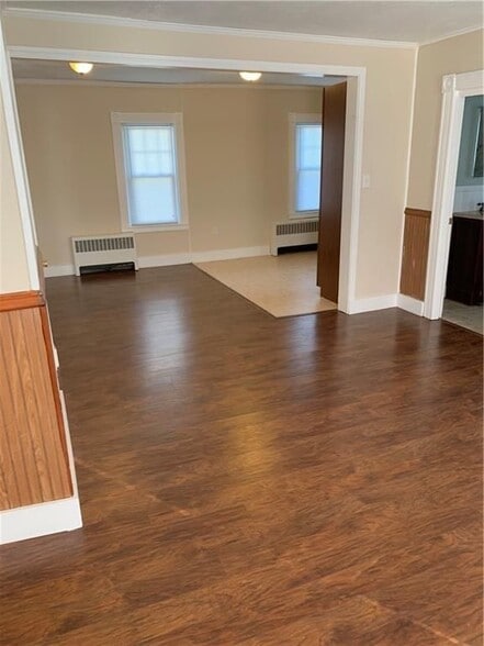 Building Photo - 14 Wallace Ave