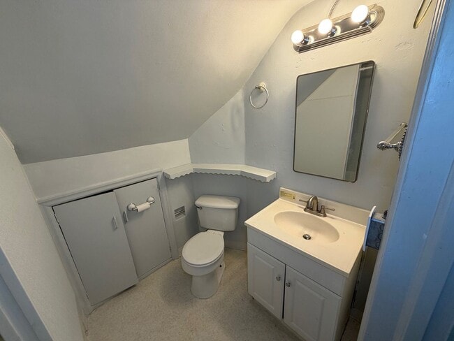 Building Photo - 2204 W College Ave