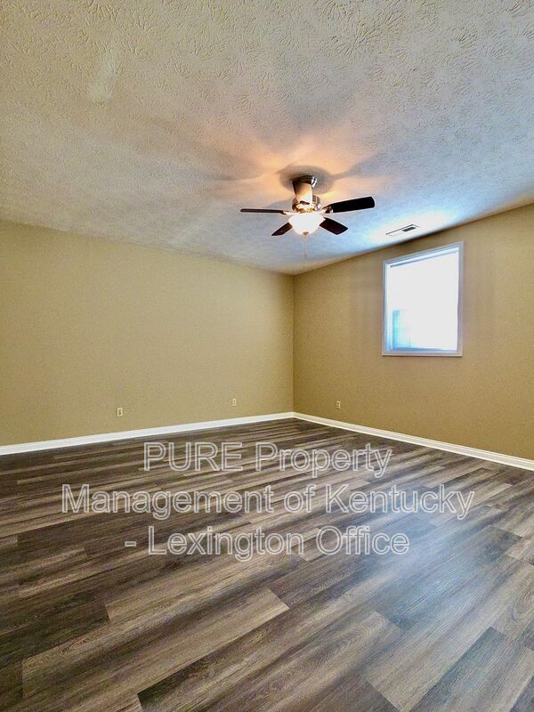 Building Photo - 1322 Lancaster Rd