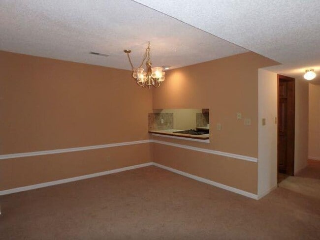 Building Photo - 2 Bed/ 1 Bath- Village South Condominiums
