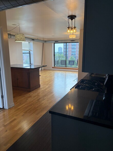 Building Photo - 4537 S Drexel Blvd