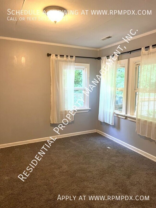 Building Photo - 4512 SW Fairvale Ct