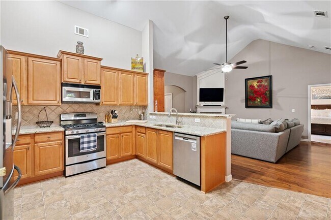 Building Photo - 5135 Fieldstone View Cir