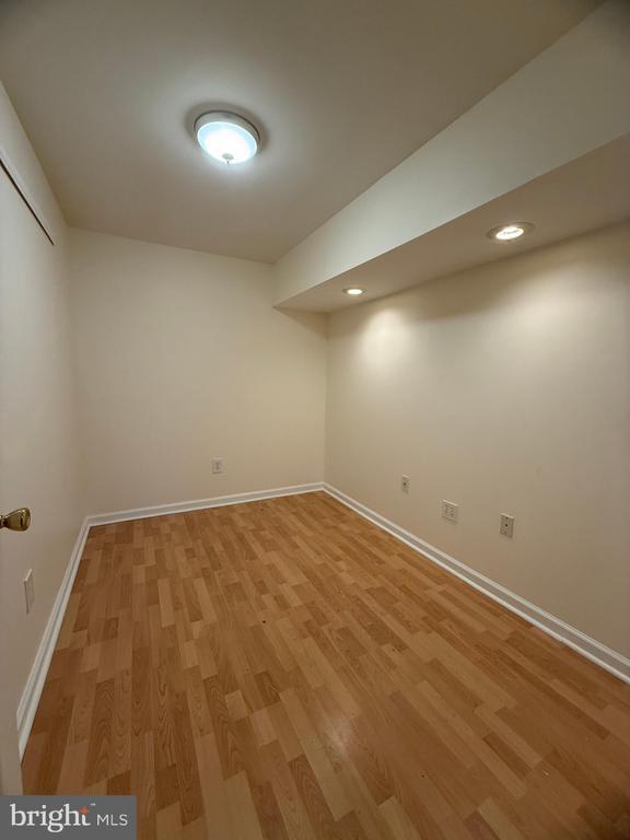 Building Photo - 112 Mulberry Ct