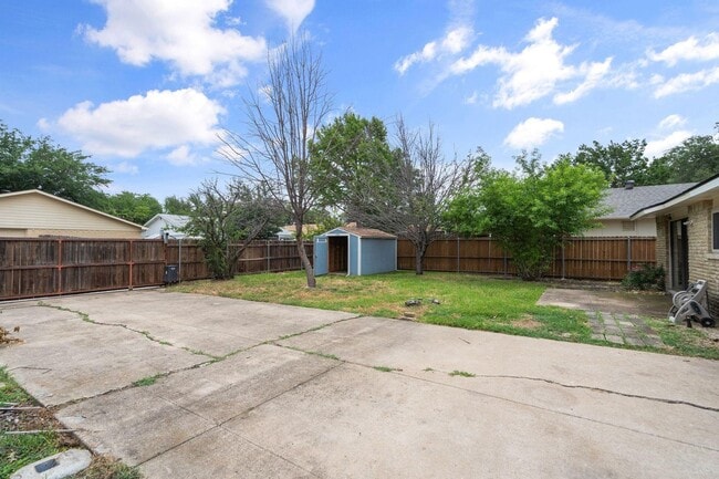 Building Photo - 5061 Amhurst Ln