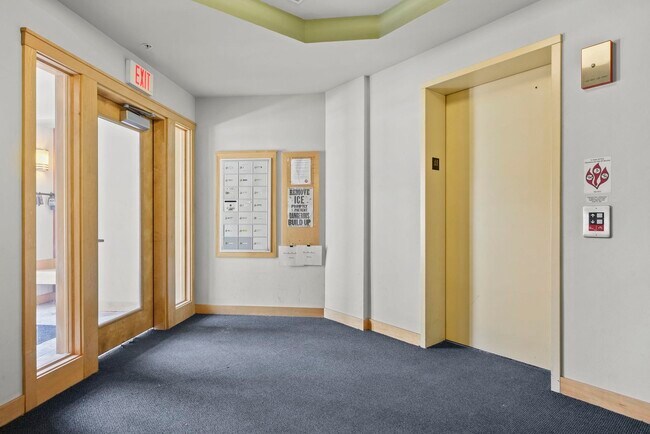 Building Photo - 1037 Williamson St