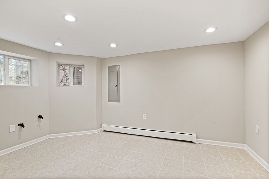 Building Photo - 3805 New Hampshire Ave NW