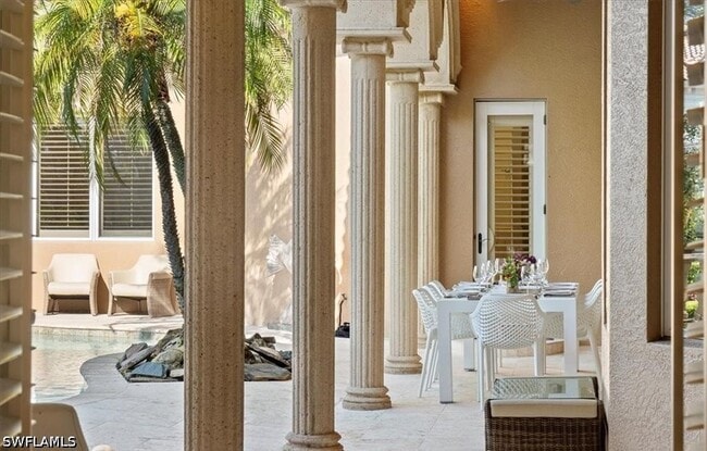 Building Photo - 550 21st Ave S