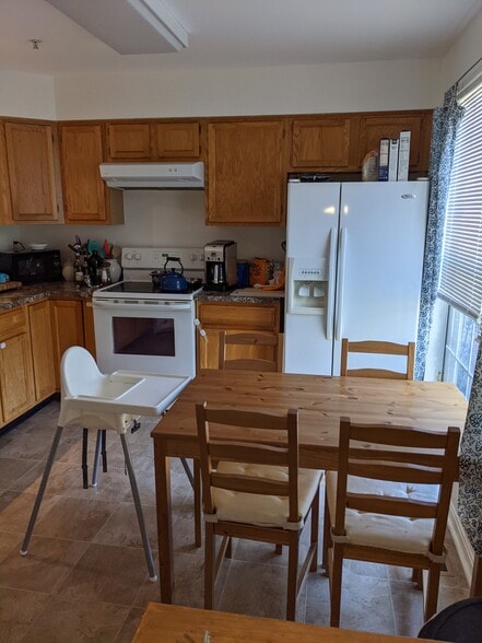 Kitchen for new families - 6250 Deep River Canyon