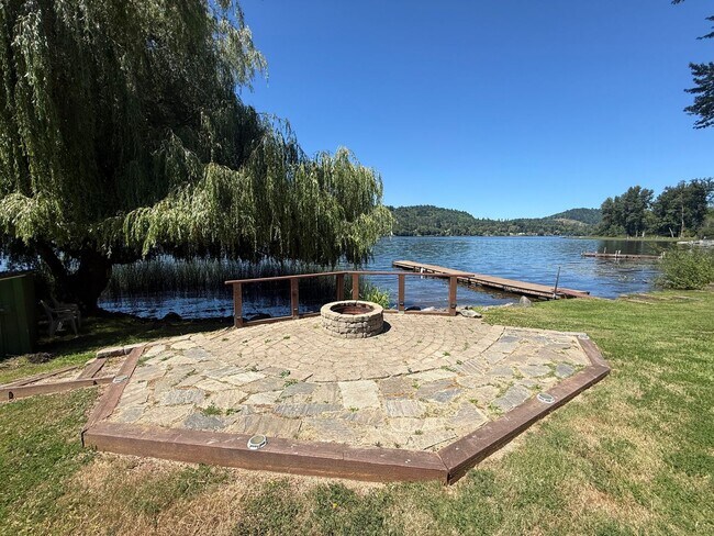 Building Photo - 5711 Black Lake Belmore Rd SW
