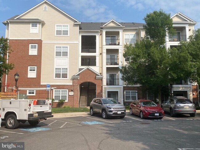 Building Photo - 12929 Centre Park Cir