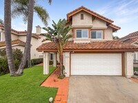 Building Photo - Beautiful 4B/3BA House w/ 2 Car Attached G...
