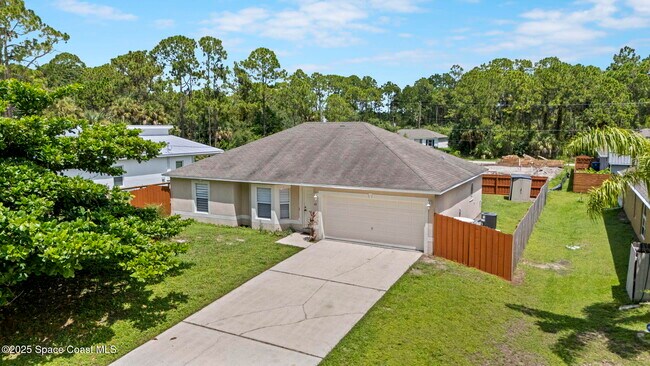 Primary Photo - 411 Oceanside St