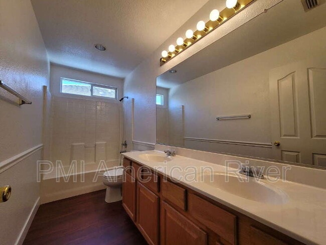 Building Photo - 1375 Pintail Way