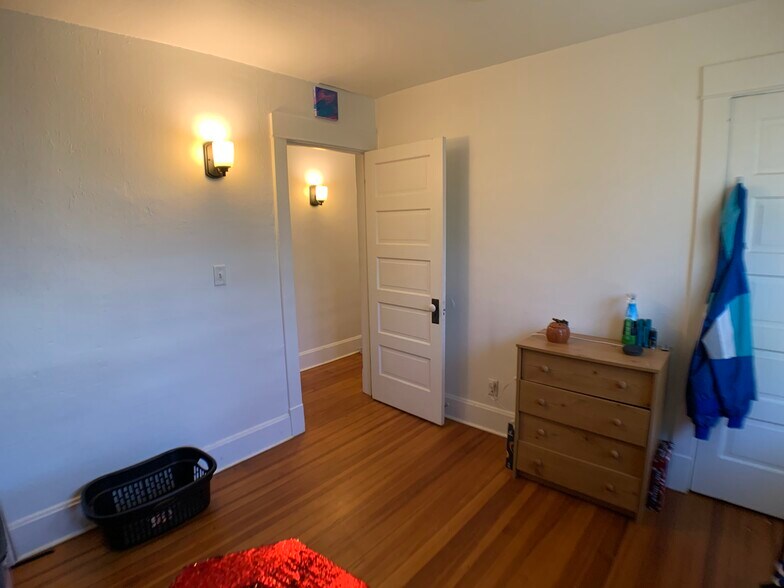 Bedroom 2 - 1193 25th St