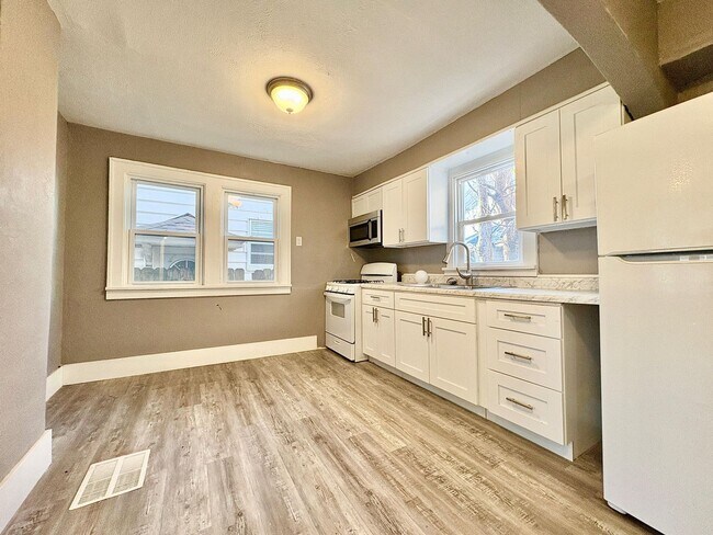 Building Photo - 1243 Portage Ave