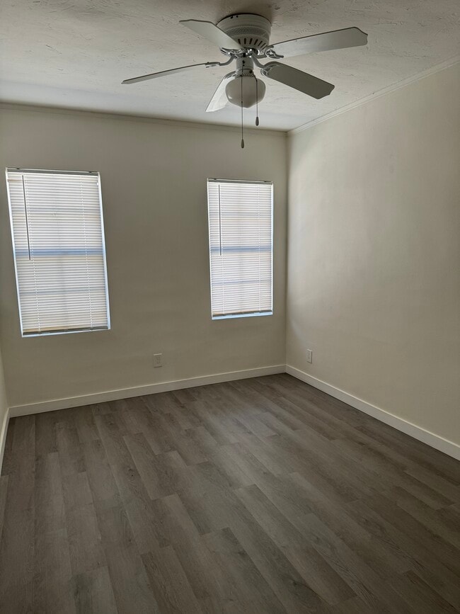 Building Photo - 15th Street