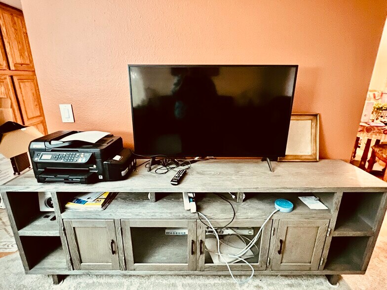 Building Photo - 1811 E Grand Ave