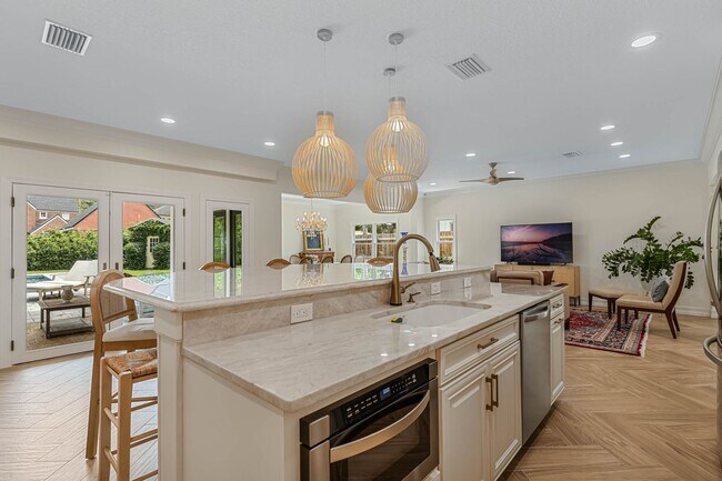 Building Photo - Renovated 3/3 Pool Home home in the heart of Delaney Park of Downtown Orlando