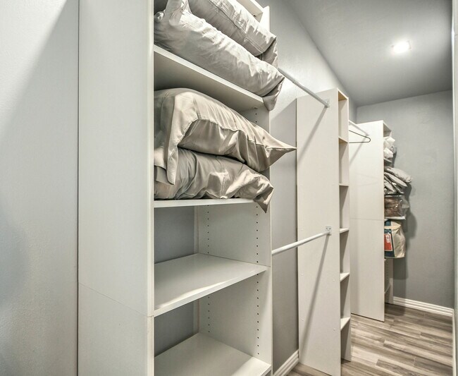 Building Photo - 824 S Blue Quail Ct