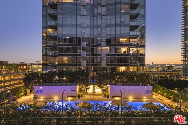 Building Photo - 1155 S Grand Ave